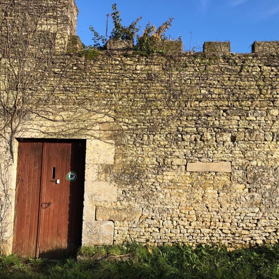 Blacksmiths Cottage In Blanzay - 3 Beds Exterior photo